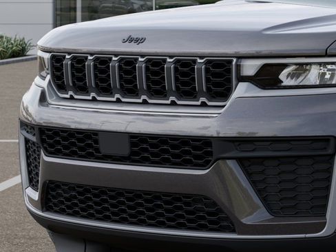 New 2026 Jeep Grand Cherokee Altitude AWD/4WD image 11