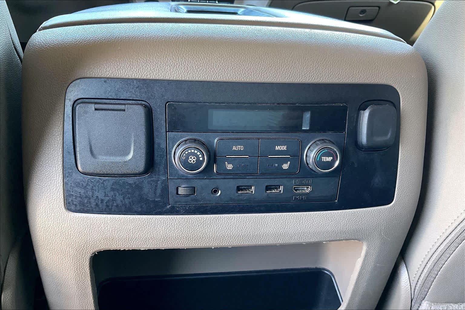 Used 2020 GMC Yukon SLT w/ Premium Edition RWD image 32