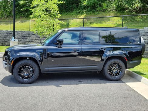 New 2025 Land Rover Defender 130 S image 6