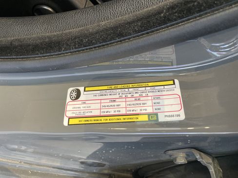 Used 2023 Dodge Charger R/T w/ Blacktop Package image 38