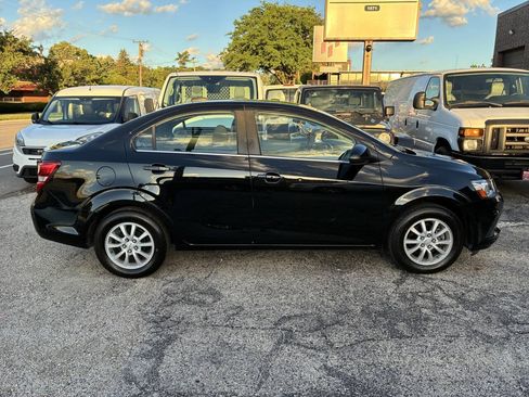 Used 2019 Chevrolet Sonic LT FWD image 3