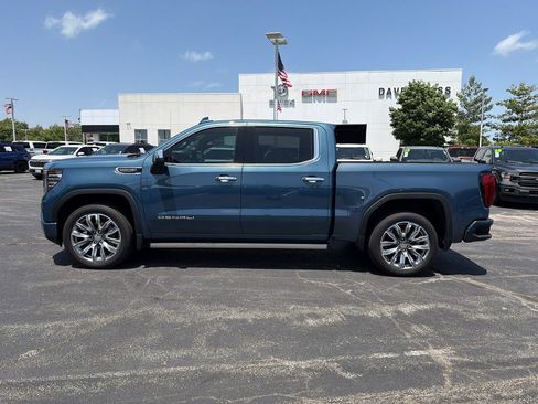 Used 2024 GMC Sierra 1500 Denali w/ Denali Reserve Package AWD/4WD image 9
