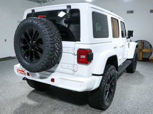 Used 2023 Jeep Wrangler Unlimited Sahara AWD/4WD image 8