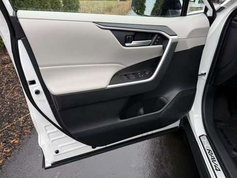 New 2025 Toyota RAV4 XLE Premium image 10