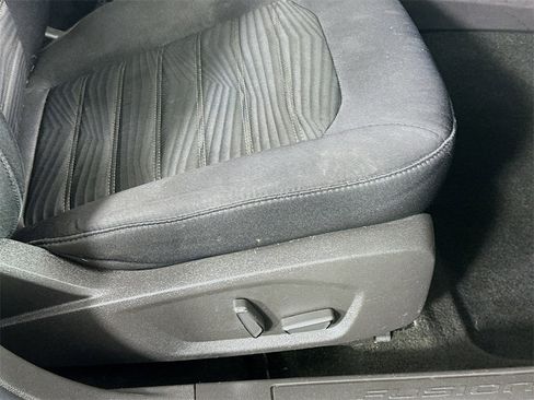 Used 2016 Ford Fusion SE image 22