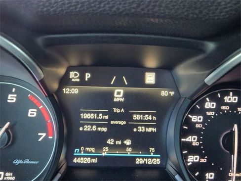 Used 2022 Alfa Romeo Stelvio Veloce image 12