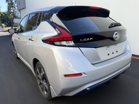 Used 2020 Nissan Leaf SV w/ SV Technology Package FWD image 10
