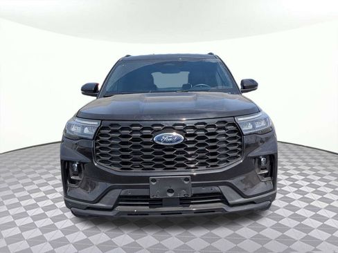 Used 2025 Ford Explorer ST-Line AWD/4WD image 8