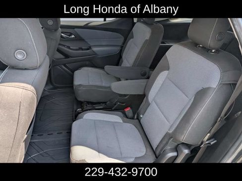 Used 2018 Chevrolet Traverse LT FWD image 16