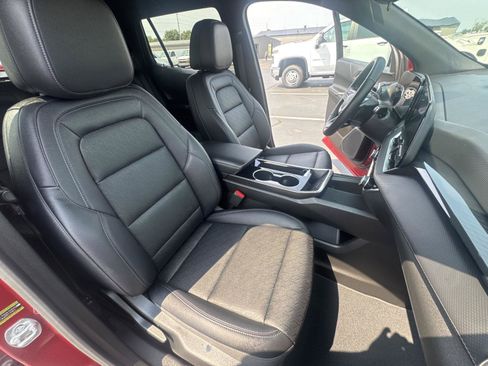 Used 2025 Chevrolet Equinox LT w/ Convenience Package II FWD image 18
