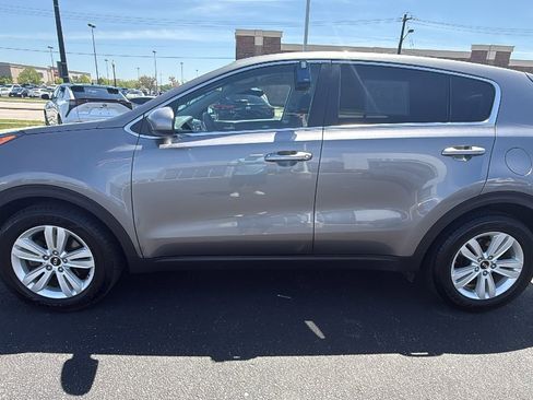 Used 2018 Kia Sportage LX FWD image 4