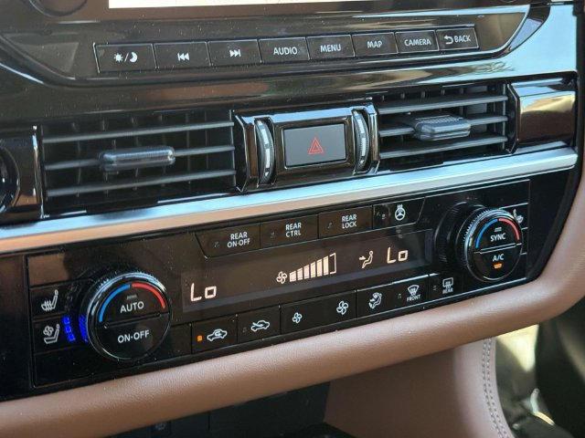 Certified 2025 Nissan Pathfinder Platinum w/ Black Appearance Package FWD image 25