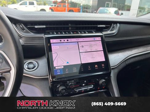 Used 2022 Jeep Grand Cherokee L Limited AWD/4WD image 9