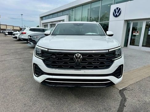 Certified 2025 Volkswagen Atlas Cross Sport SEL Premium R-Line AWD/4WD image 2