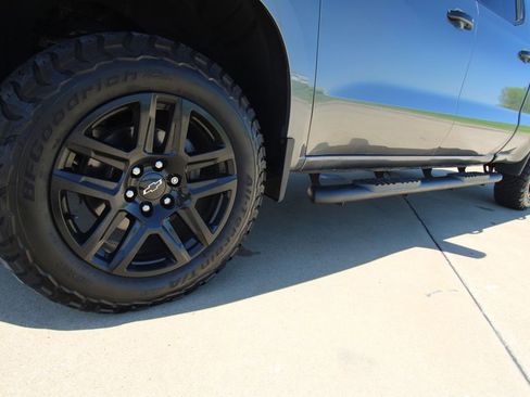 Used 2021 Chevrolet Silverado 1500 LT Trail Boss w/ Convenience Package II image 10