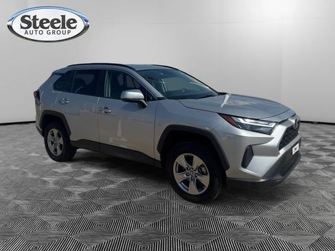 Used 2024 Toyota RAV4 XLE FWD image 7