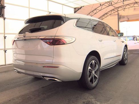 Used 2022 Buick Enclave Essence w/ LPO, Touring Package FWD image 3