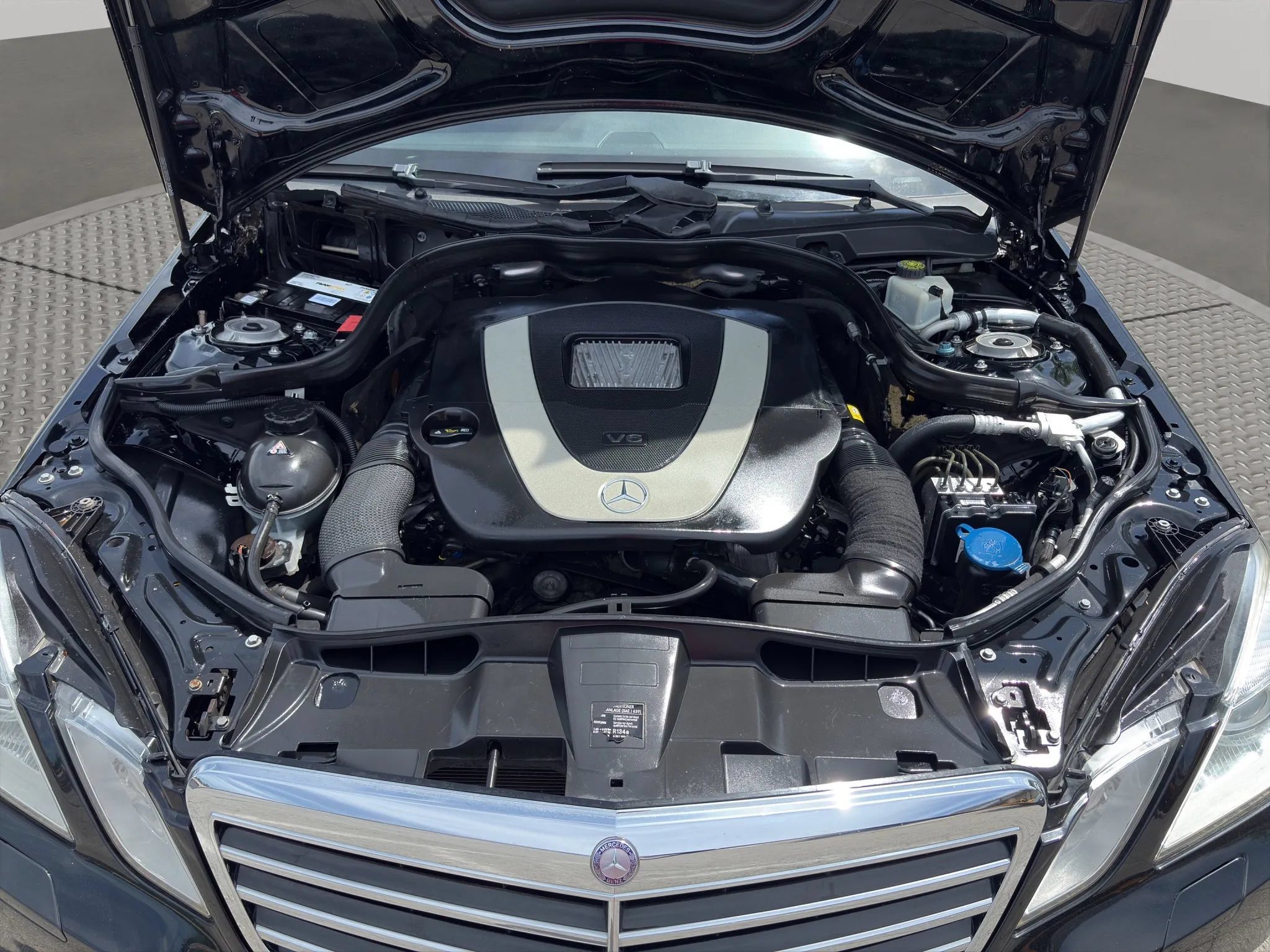 Used 2011 Mercedes-Benz E 350 Sedan image 22