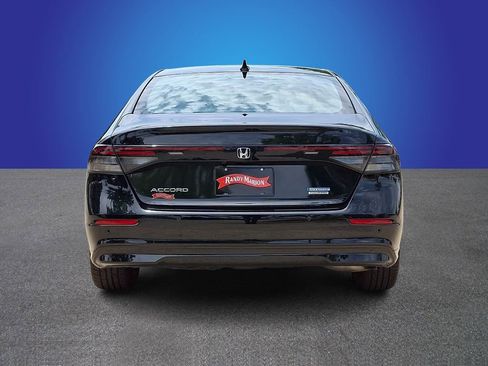 Used 2024 Honda Accord Touring image 5
