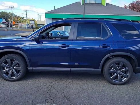 New 2025 Honda Pilot Sport image 6
