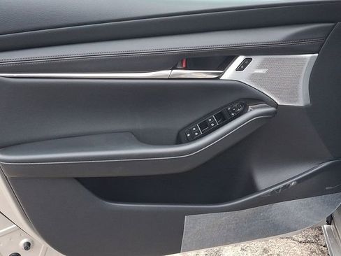 New 2026 MAZDA MAZDA3 Hatchback w/Premium Plus Pkg image 13