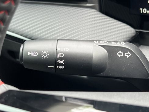 New 2025 Nissan Kicks SR image 12