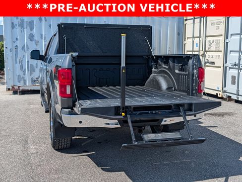 Used 2018 Ford F150 Lariat w/ Equipment Group 502A Luxury AWD/4WD image 17