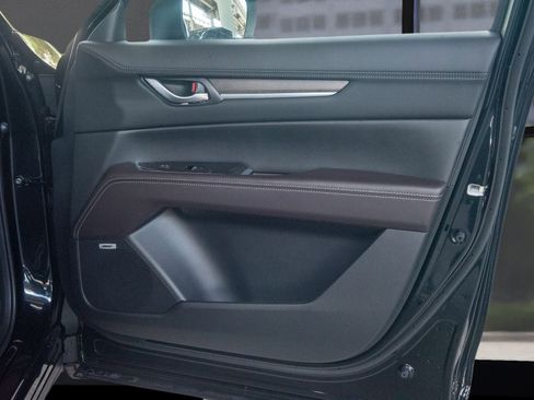 Used 2025 MAZDA CX-5 Signature image 17