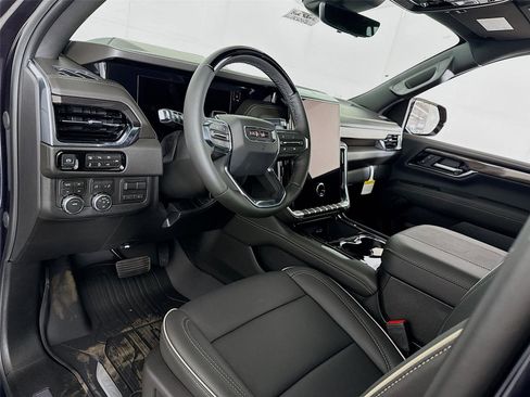 New 2026 GMC Yukon XL Elevation w/ Elevation Premium Package AWD/4WD image 4
