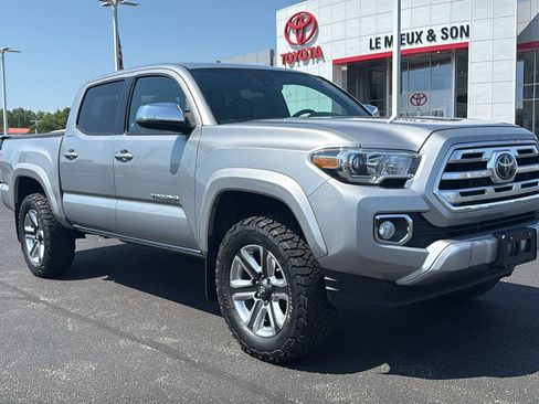 Used 2019 Toyota Tacoma Limited AWD/4WD image 1