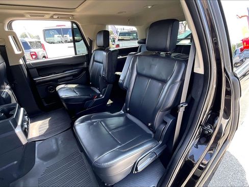 Used 2024 Ford Expedition XLT AWD/4WD image 24