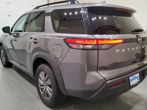 Used 2024 Nissan Pathfinder SV AWD/4WD image 5
