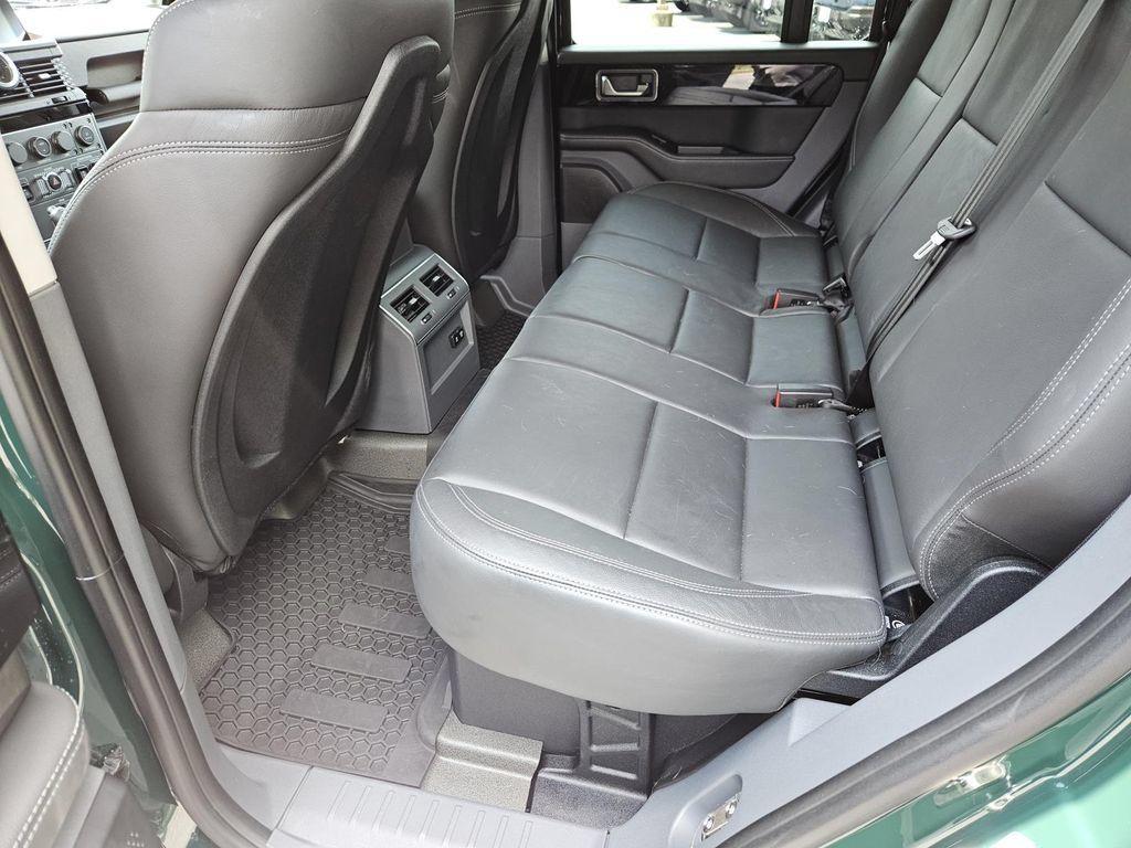 Used 2025 INEOS Grenadier Station Wagon AWD/4WD image 10