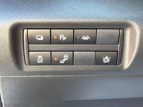 Certified 2025 Nissan Kicks Play S image 21