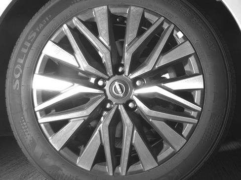 Used 2025 Nissan Altima 2.5 SV image 13