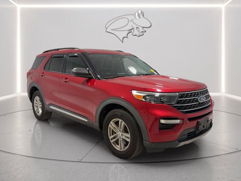 Used 2021 Ford Explorer XLT w/ Equipment Group 202A AWD/4WD image 7