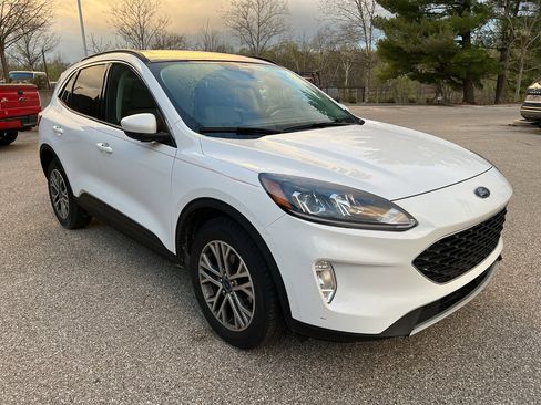 Used 2022 Ford Escape SEL image 9