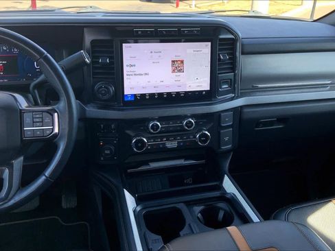 Used 2024 Ford F250 Platinum w/ FX4 Off-Road Package image 6
