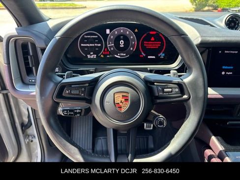 Used 2024 Porsche Cayenne S image 25