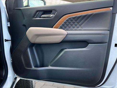 New 2026 GMC Canyon Denali AWD/4WD image 13