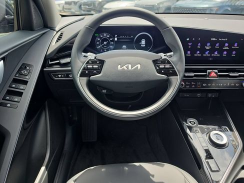 New 2026 Kia Niro Wind FWD image 14