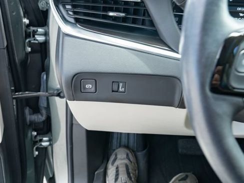 Used 2024 Buick Enclave Essence w/ Experience Buick Package FWD image 27