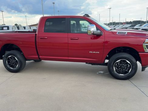 Used 2026 RAM 2500 Laramie AWD/4WD image 2