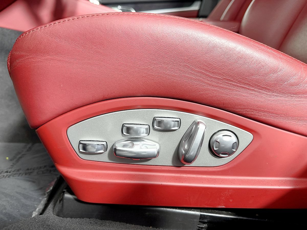 Used 2016 Porsche Panamera GTS AWD/4WD image 38