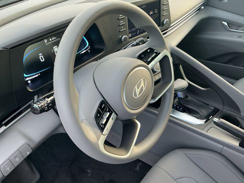 New 2026 Hyundai Elantra SE FWD image 10