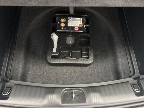 Used 2018 Jeep Compass Latitude w/ Cold Weather Group image 24