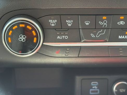 Certified 2020 Ford Escape SE AWD/4WD image 32