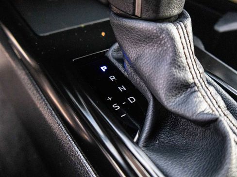 Used 2025 Toyota Camry SE image 25