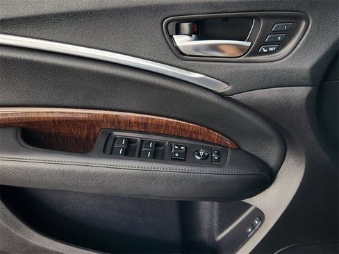 Used 2017 Acura MDX SH-AWD image 23