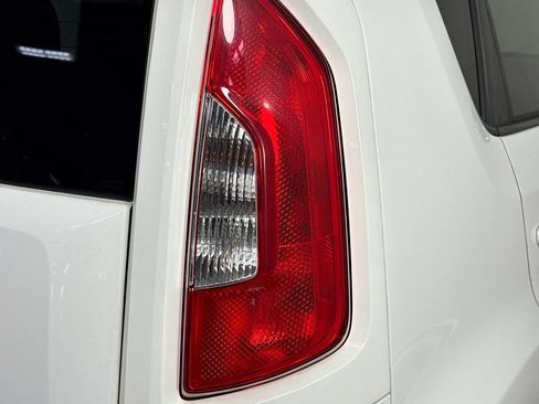 Used 2012 Kia Soul FWD image 28